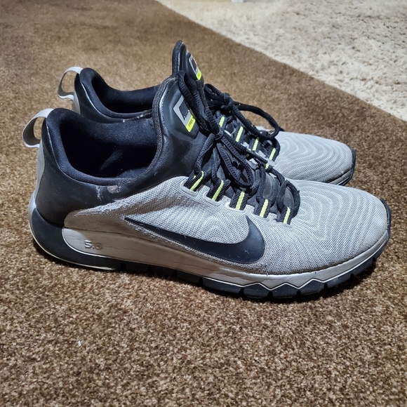 Nike shoes - Picture 2 of 7